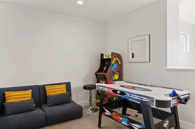 House 1 Pac-Man Arcade, Air Hockey