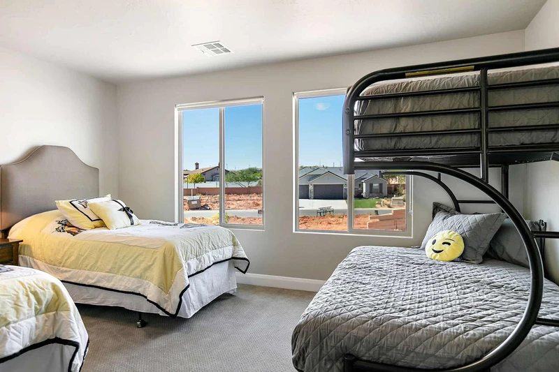 House 2 Twin/Double and 2 Twin Bunk Room
