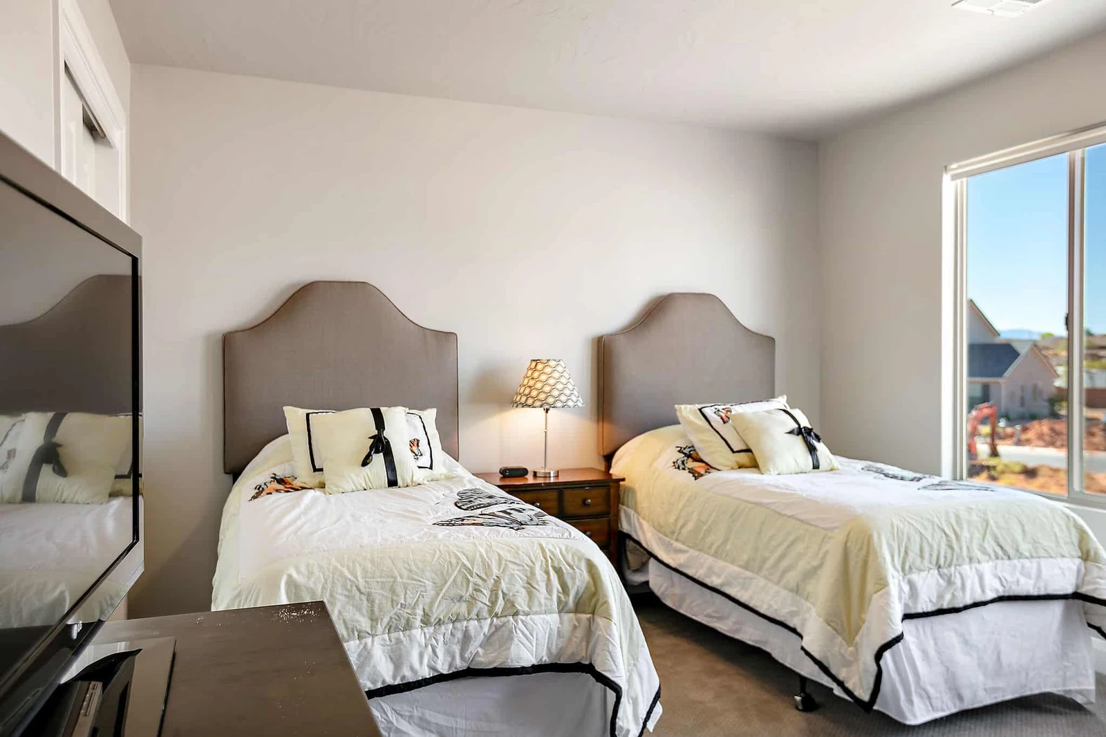 House 2 - Twin Bedroom