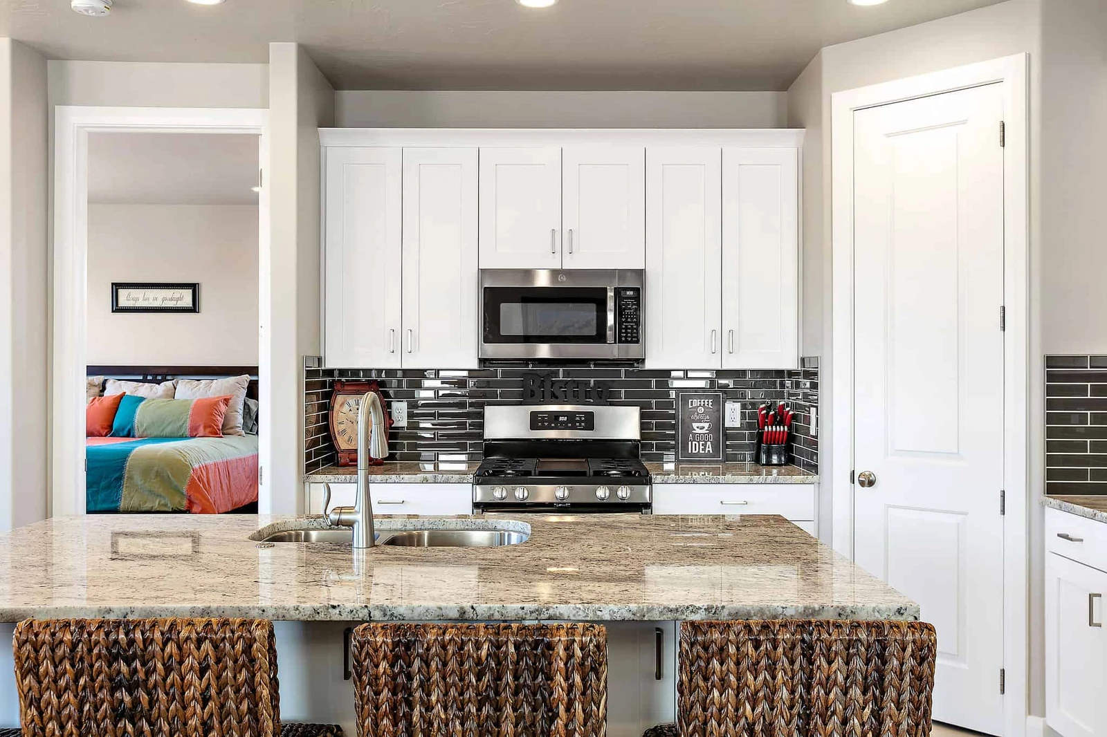 House 2 Kitchen