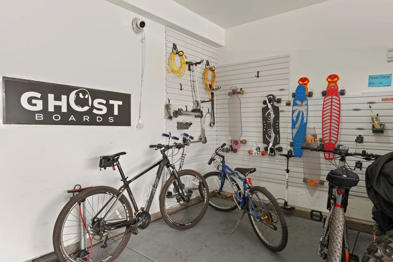 House 1 Garage