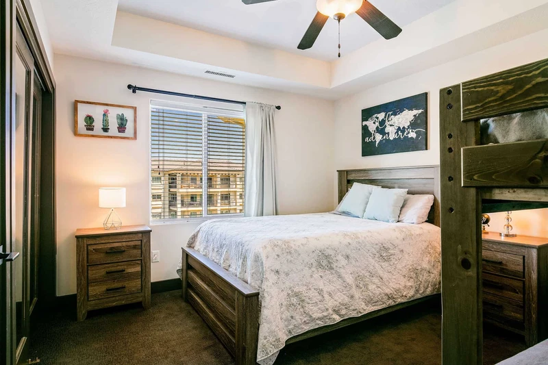 Queen Bed with Twin-Sized Bunk Beds - Unit 1