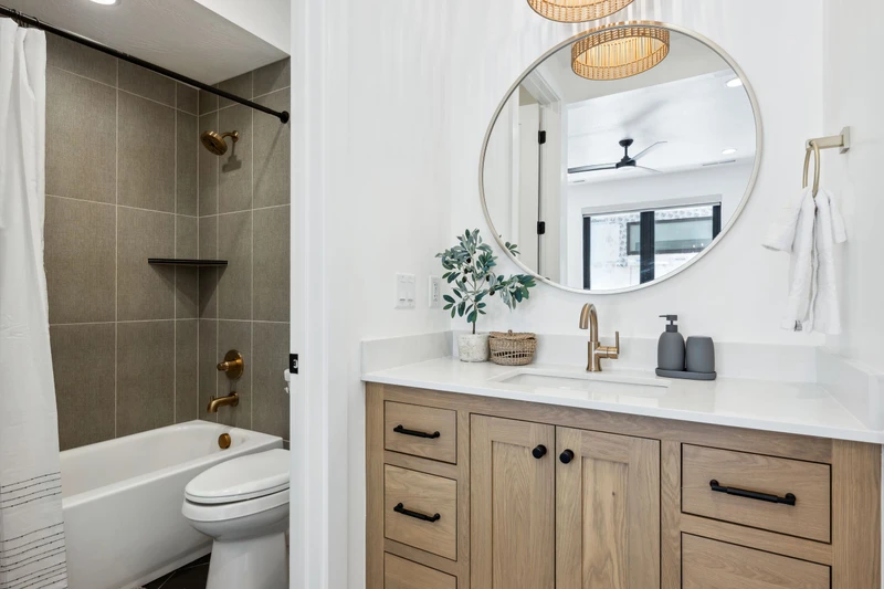 King Bedroom / Attached Bath