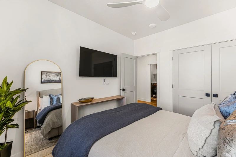 Queen Bedroom