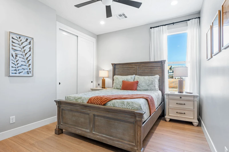 Queen Bedroom