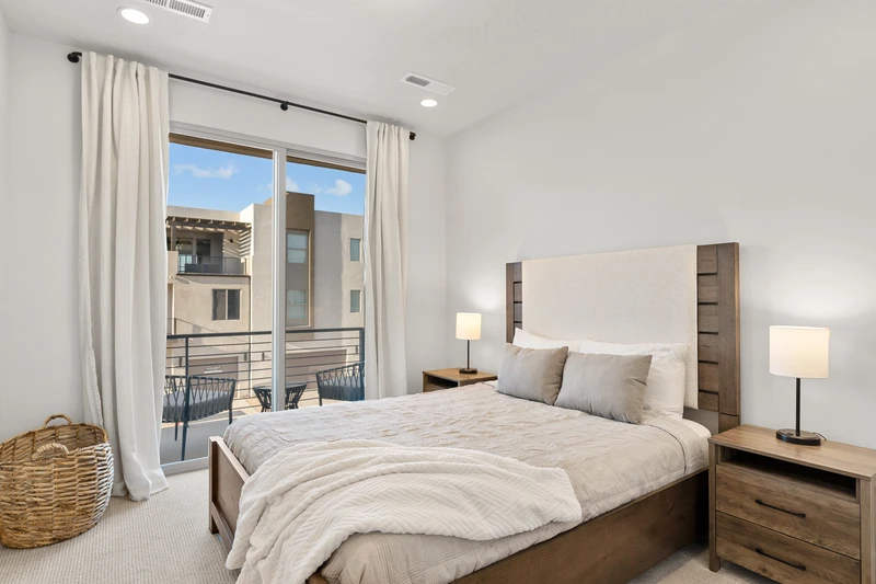 Queen Bedroom