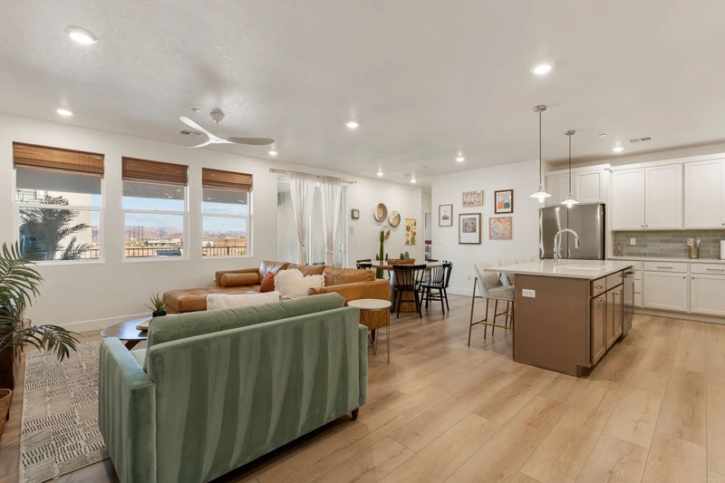 Living/Dining Area