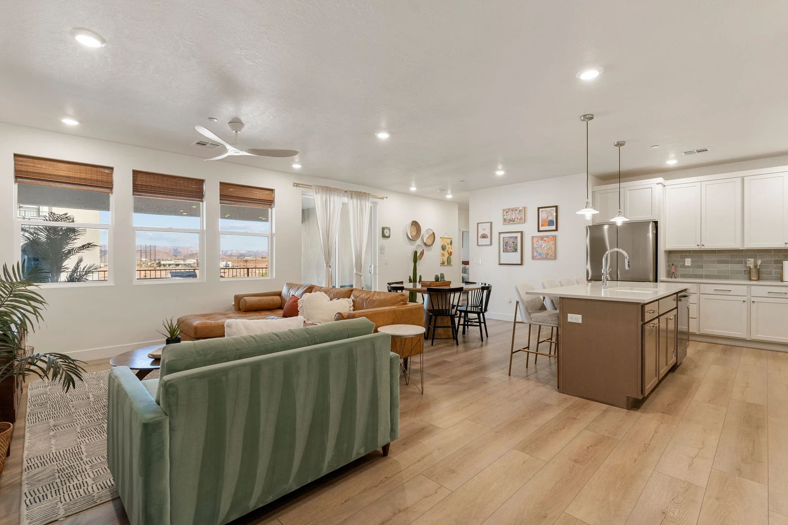 Living/Dining Area