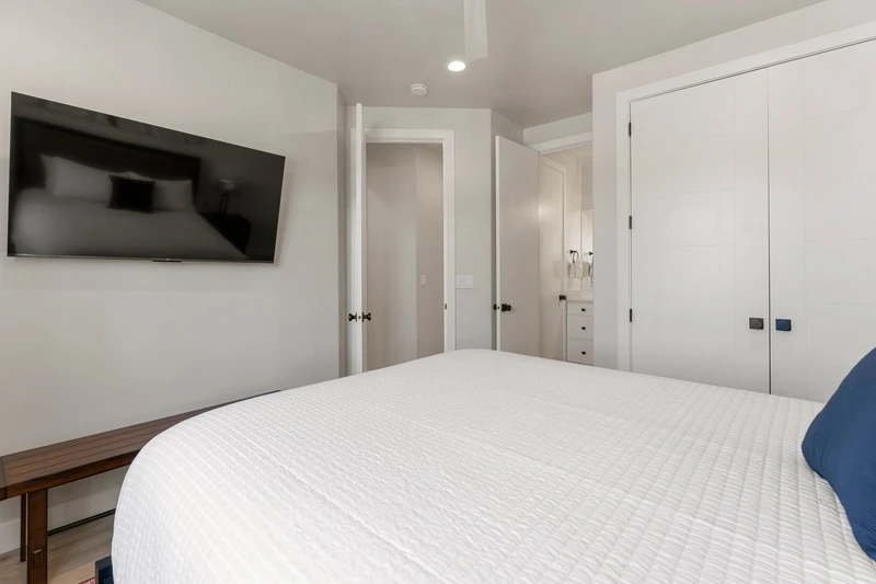 Queen Bedroom