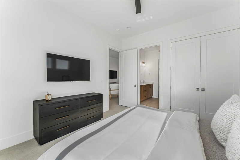King Bedroom