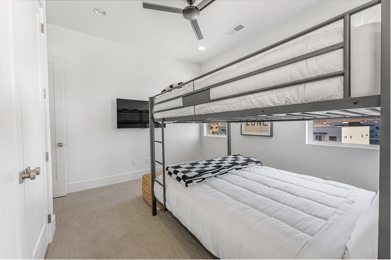 Full/Full Bunk Room