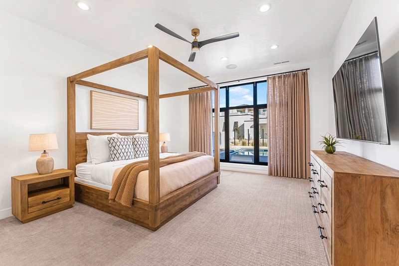 King Bedroom  - Level 1
