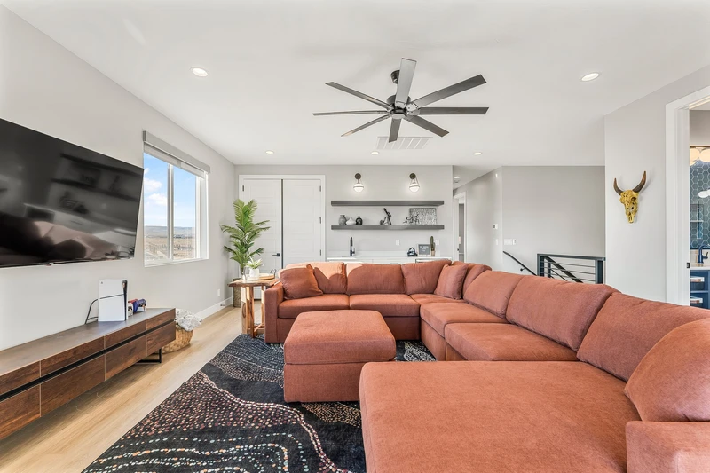 Upstairs Loft with Kitchenette