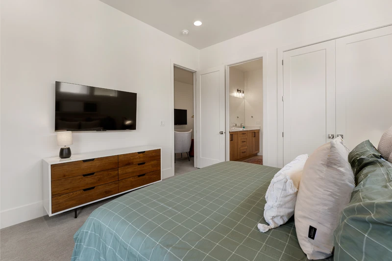 KIng Bedroom