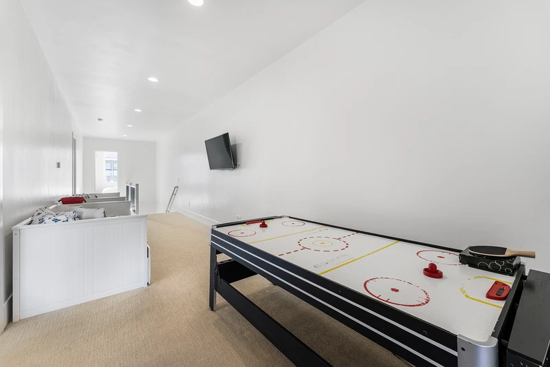 Air Hockey Table