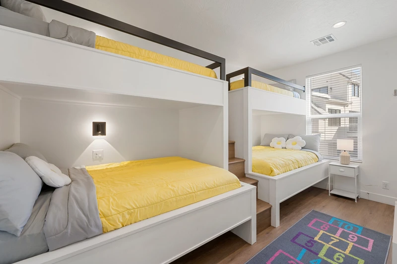 2 LXT/Q Bunk Beds