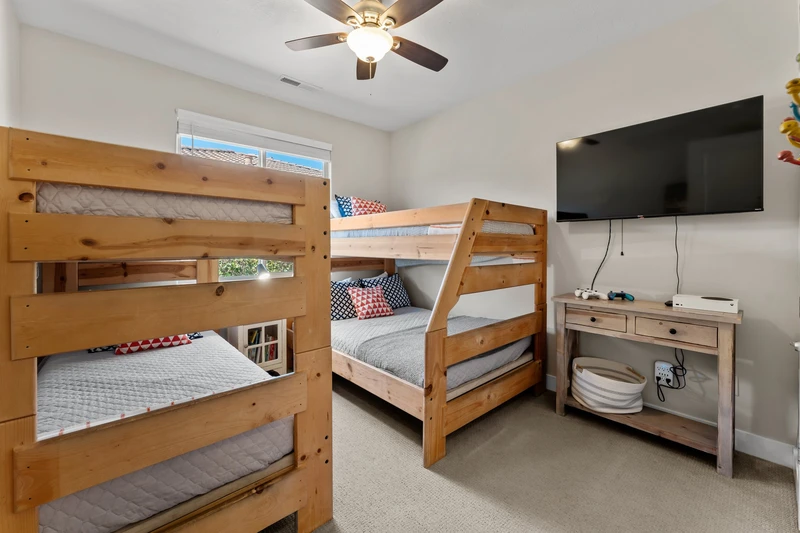 Unit 1 Twin / Twin Bunk, Twin / Double Bunk