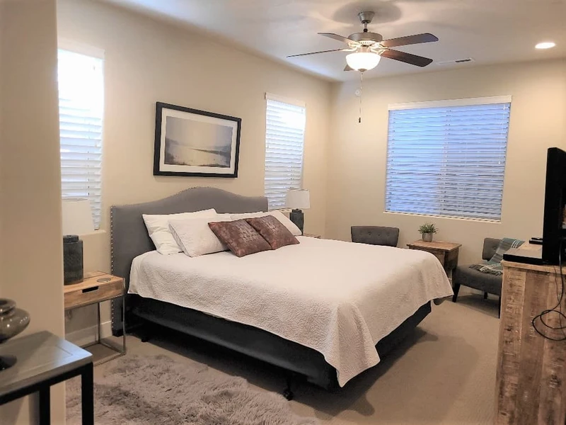 Unit 2 King Bedroom