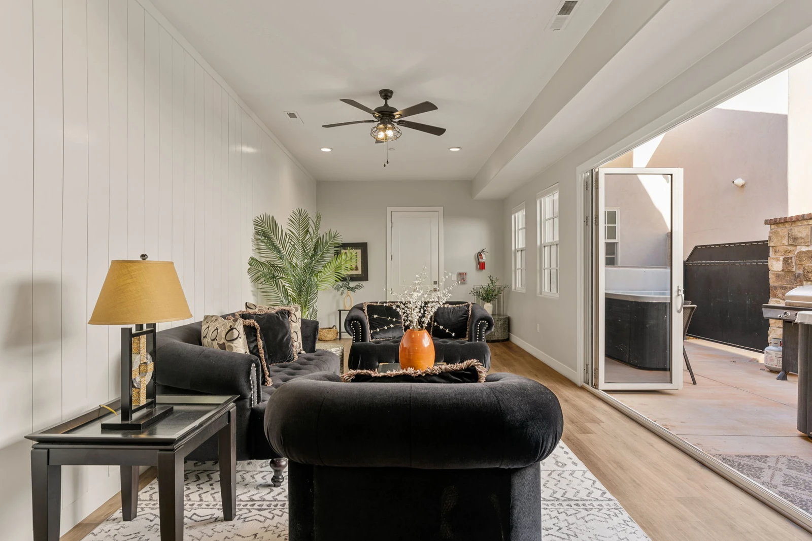 Sitting Area/Patio Access