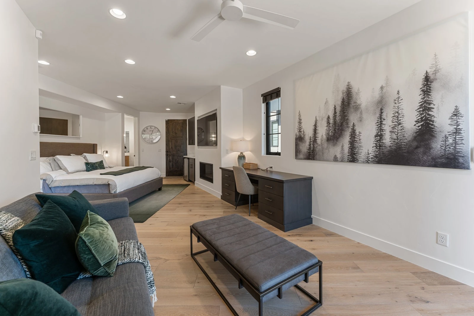 King Bedroom + Queen Sofa Sleeper