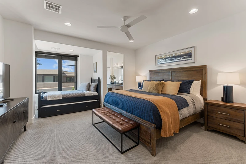 King Bedroom + Twin Bed + Trundle