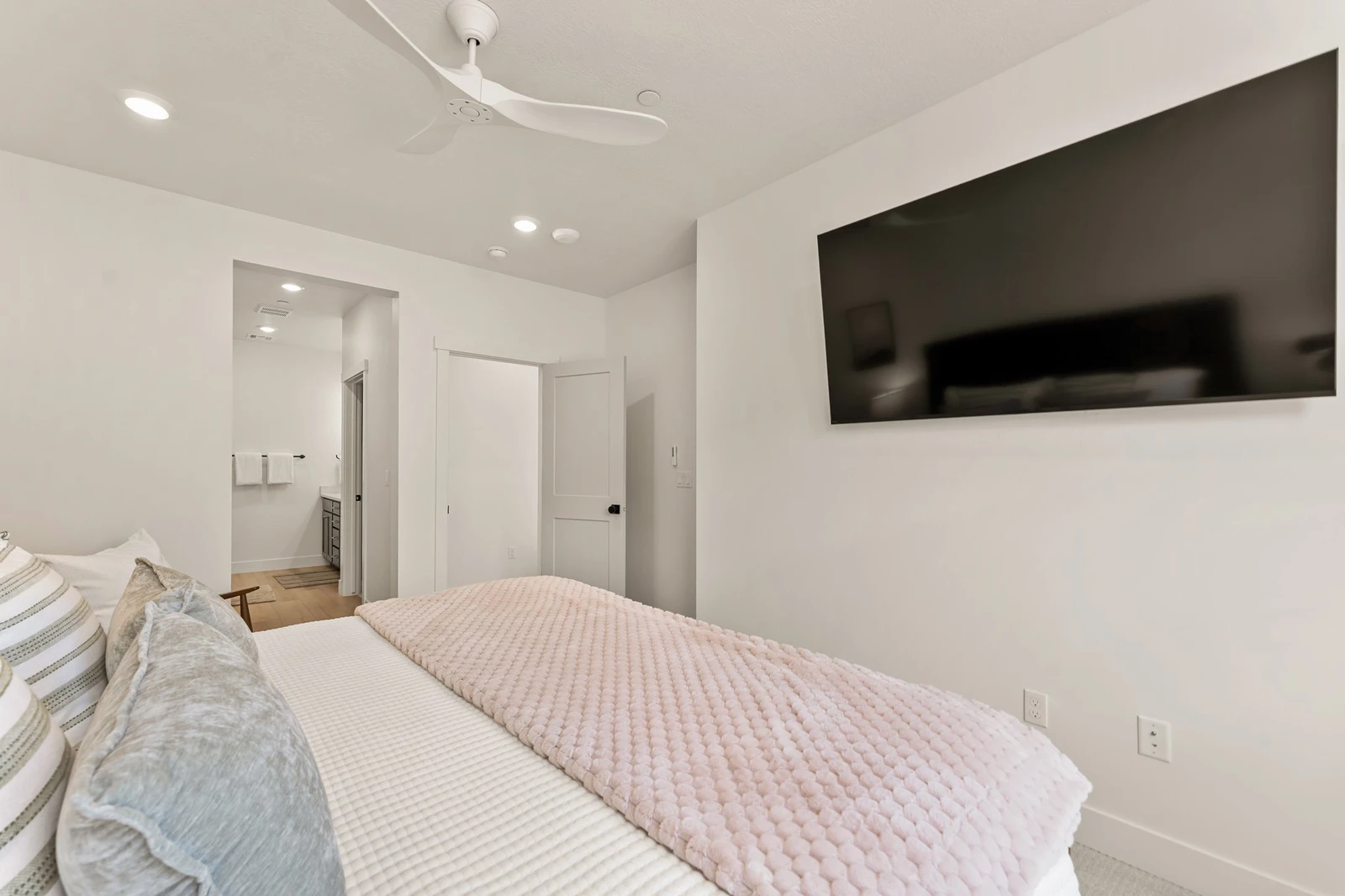 King Bedroom