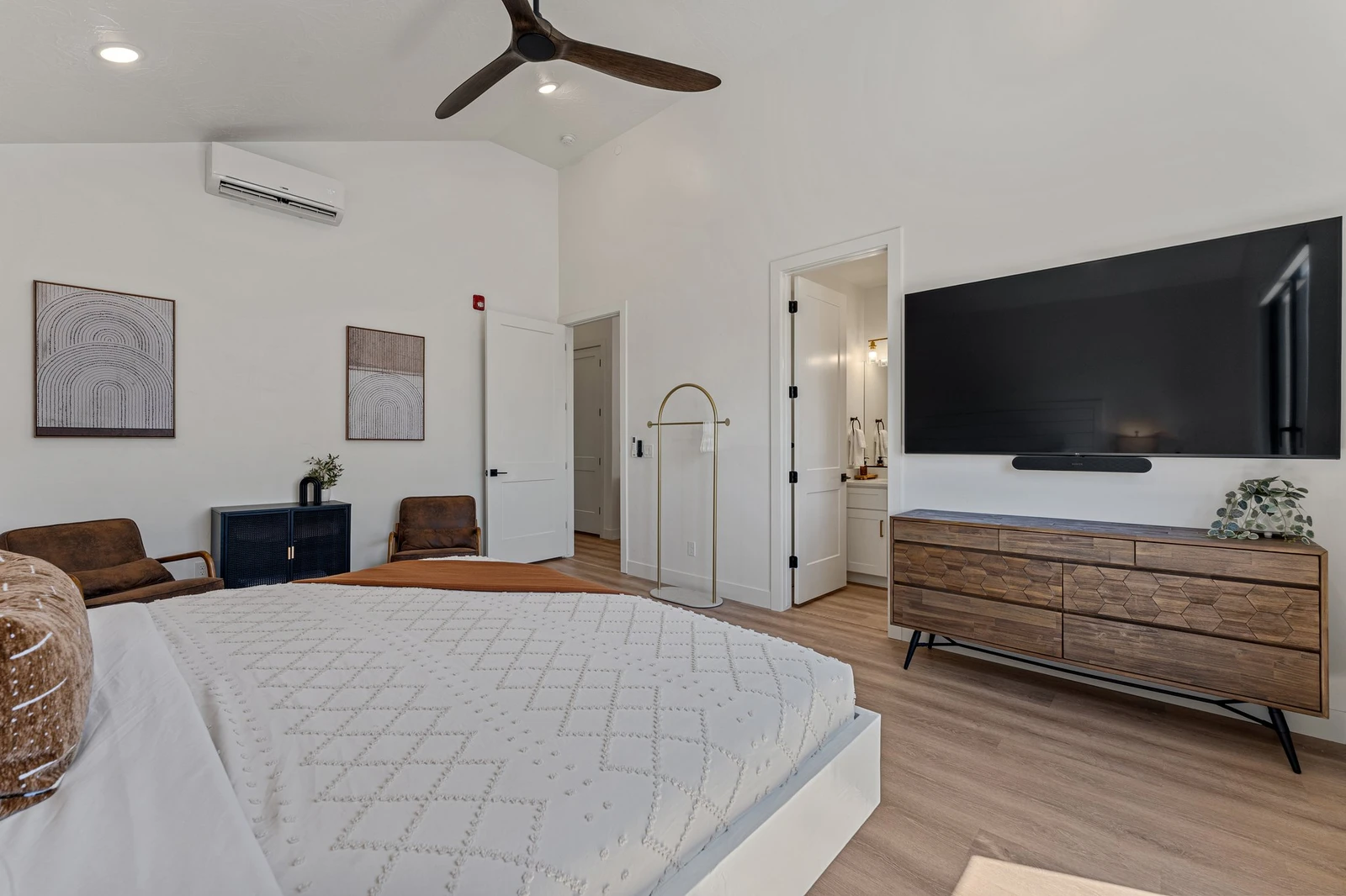King Bedroom
