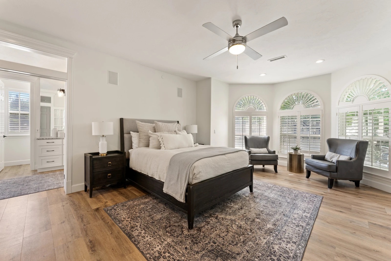 Queen Bedroom