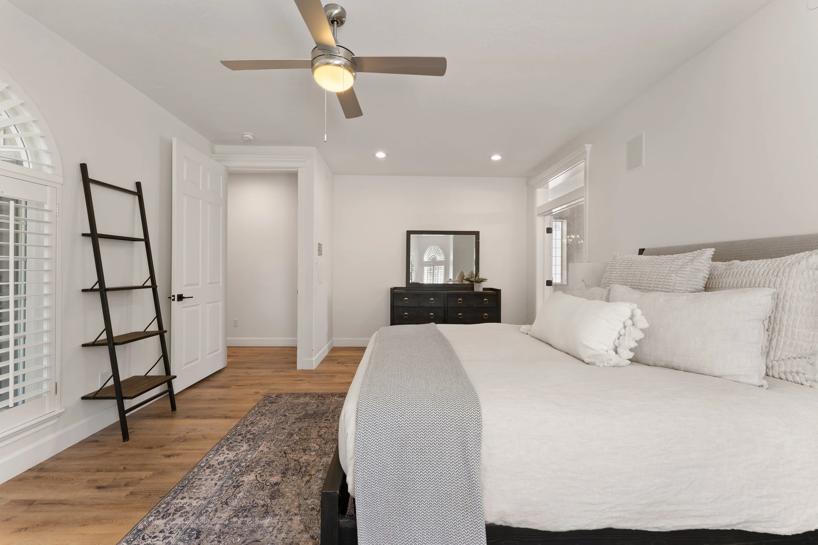 Queen Bedroom