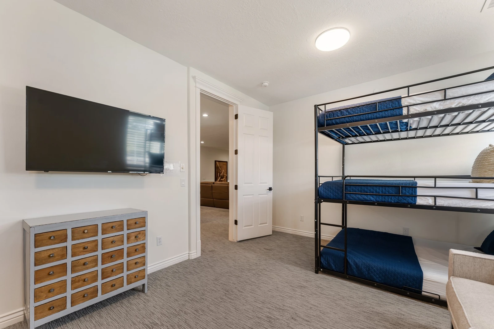 2 Double/Double/Double Bunk Beds