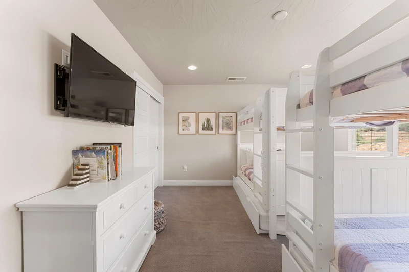 2 Full/Full Beds + 2 Twin Trundles