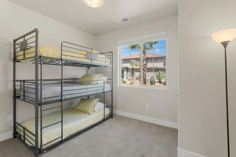 Twin/Twin/Twin Bunk Bed
