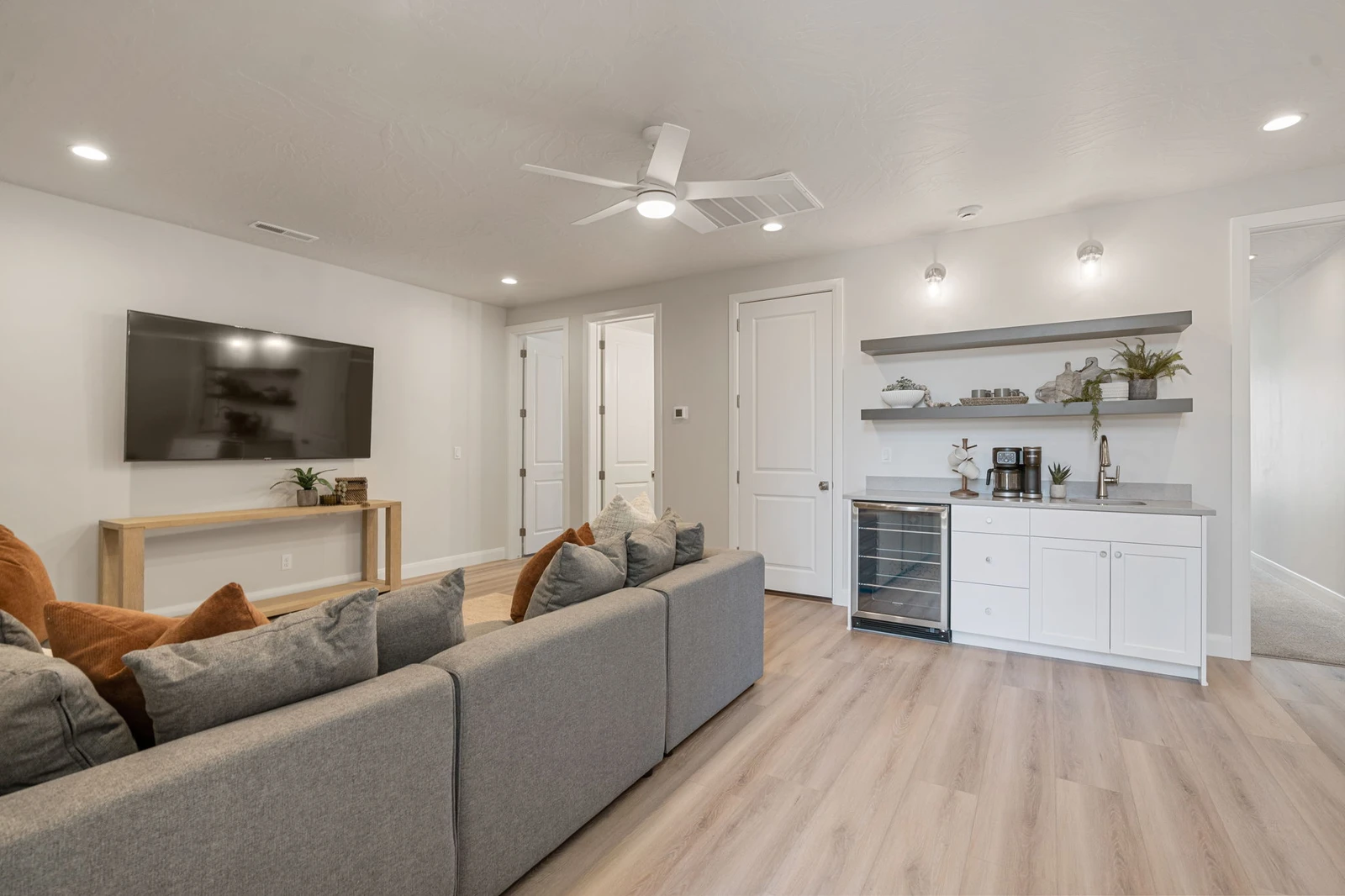 2nd Floor Family Room
