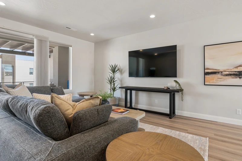 3rd Floor Family Room