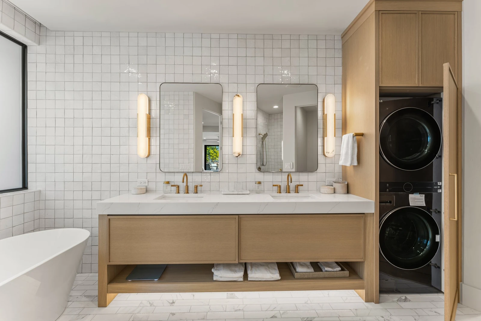 Casita Master Bathroom with Washer and Dryer