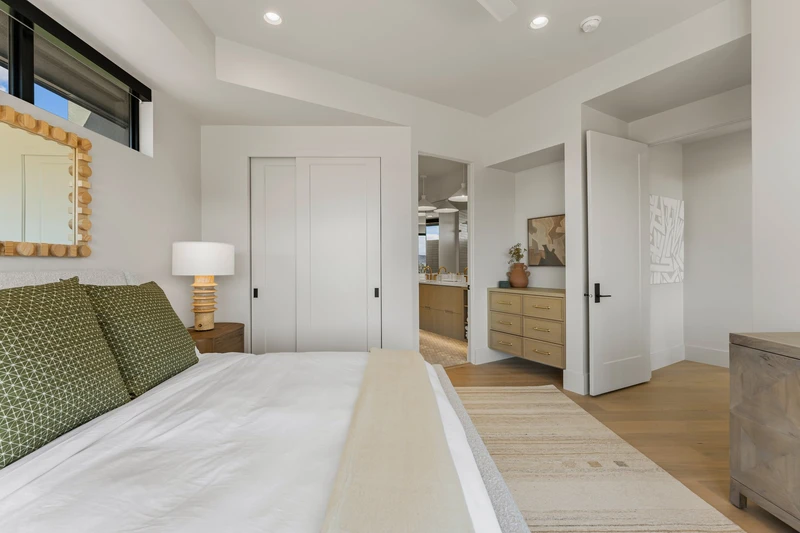 King Bedroom