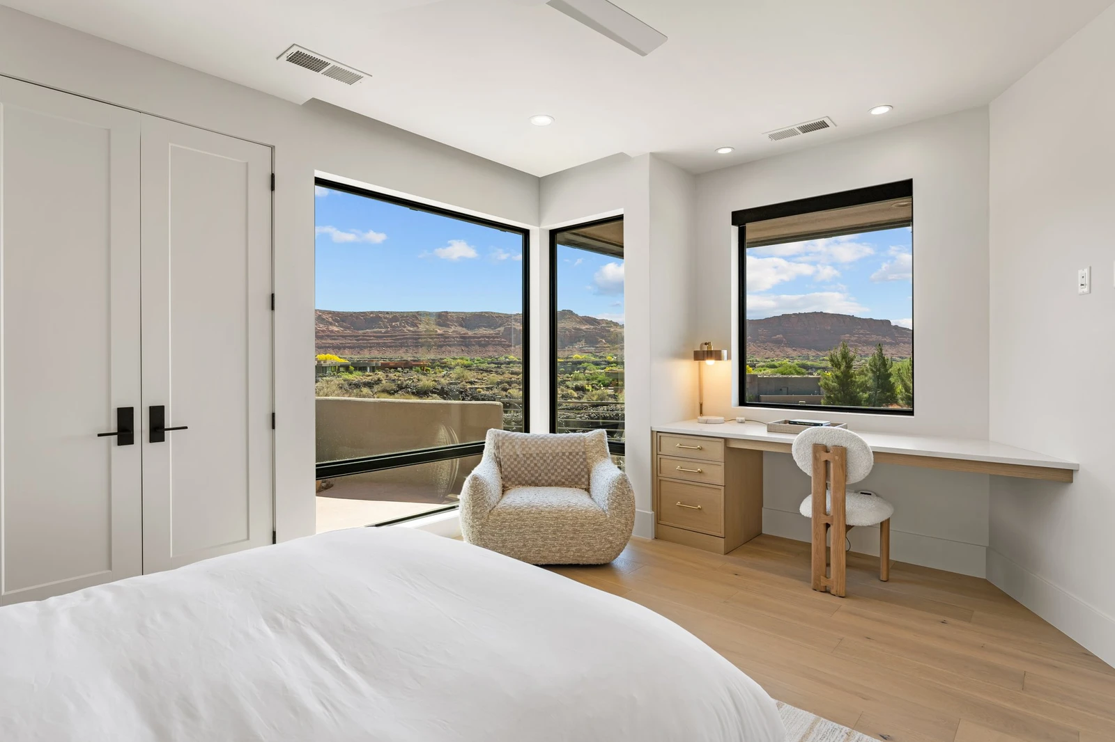Queen Bedroom