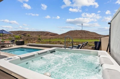 Private Hot Tub / Golf Course View