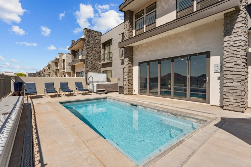 Private Pool/Golf Course Views