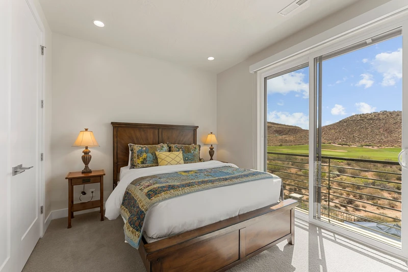 Queen Bedroom