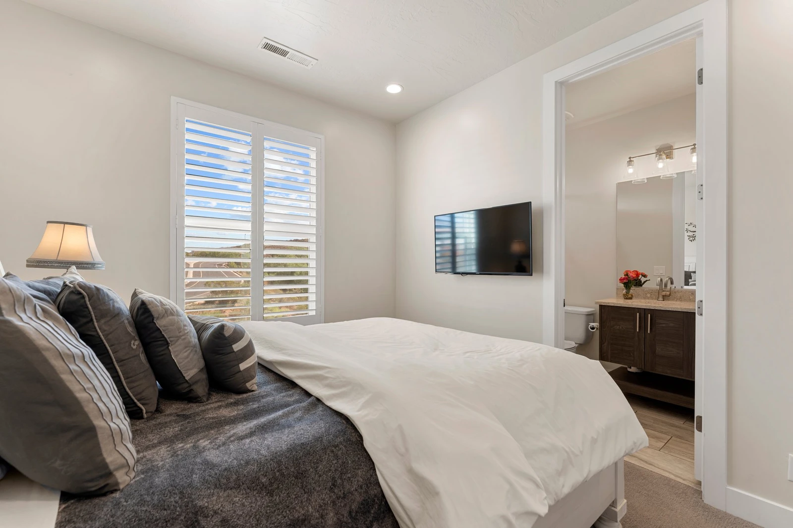 Queen Bedroom