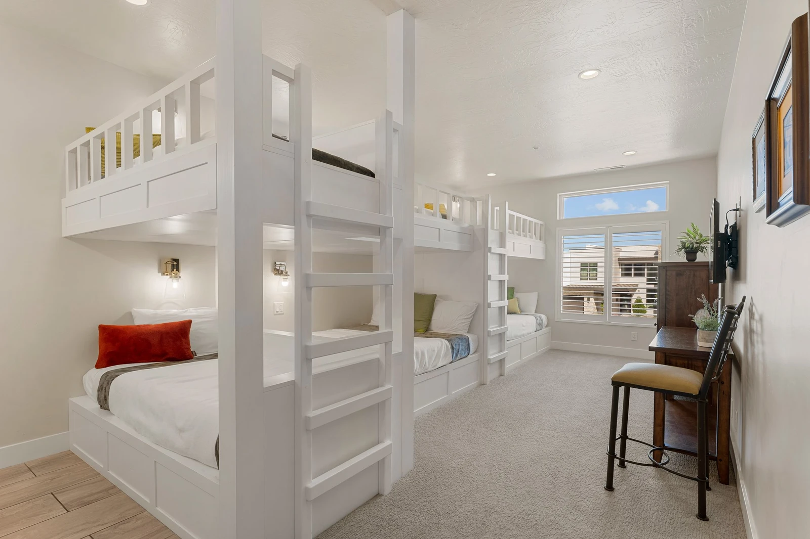 2 Double/Queen Bunk + Twin/Twin Bunk
