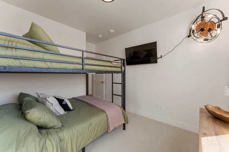 Queen/Queen Bunk Bed