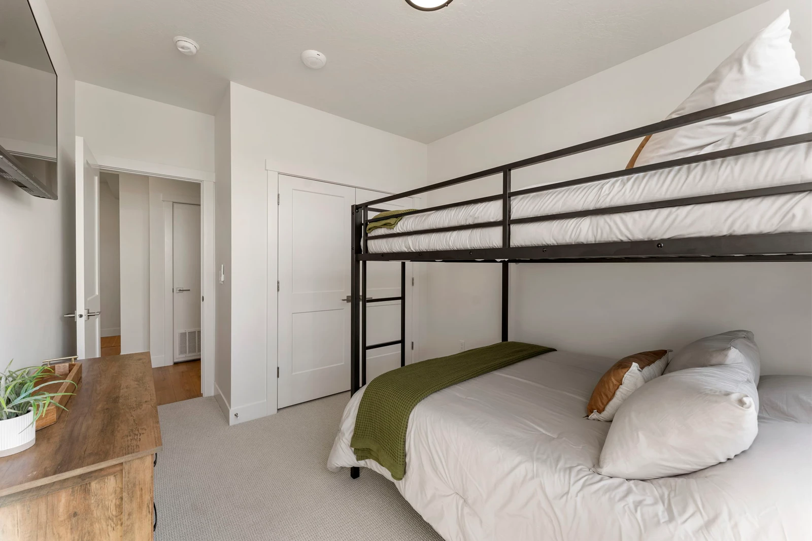 Queen/Queen Bunk Bed