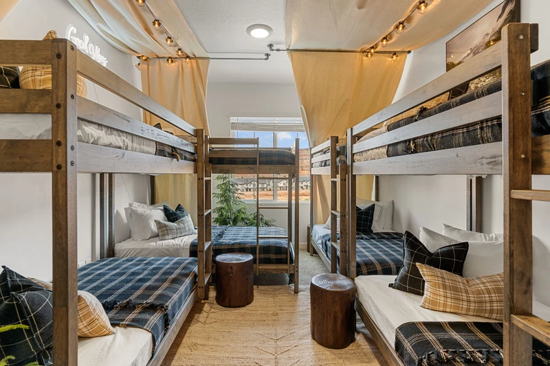 4 Twin/Twin Bunk Beds