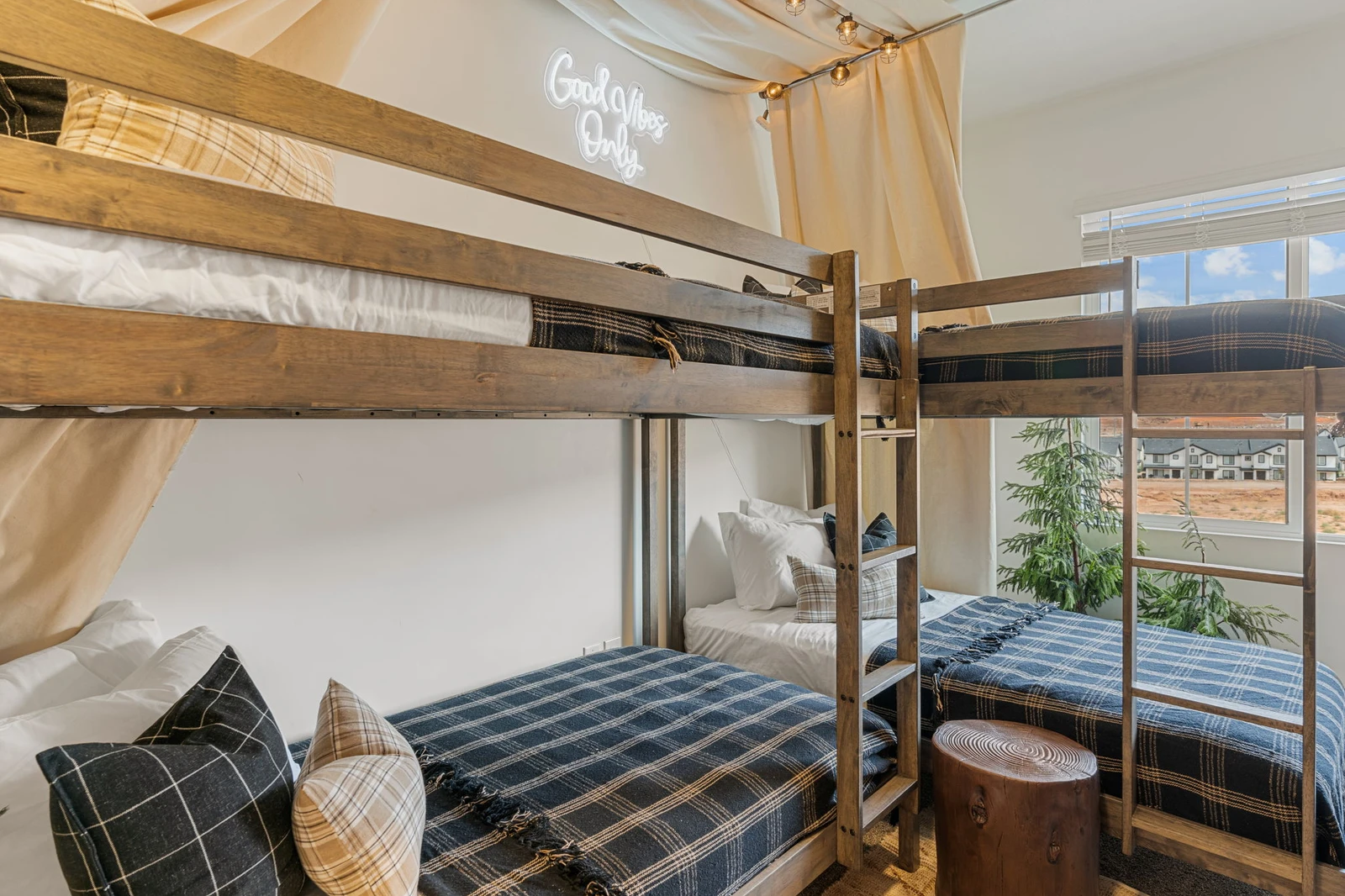 4 Twin/Twin Bunk Beds