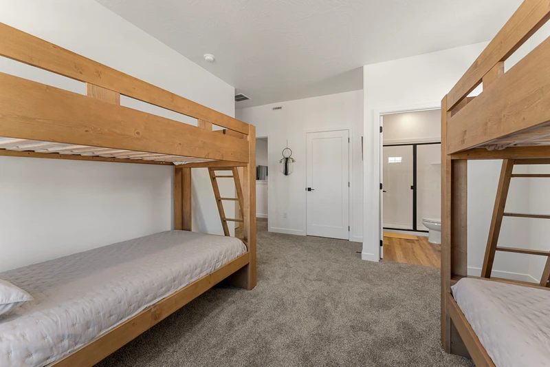 2 Twin/Twin Bunk Beds
