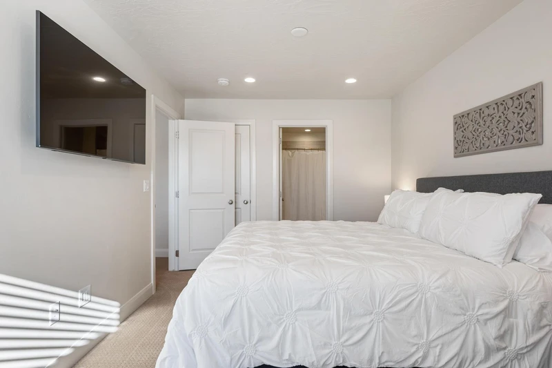 King Bedroom