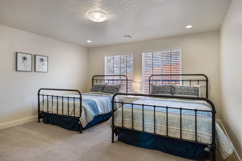 2 Queen Beds