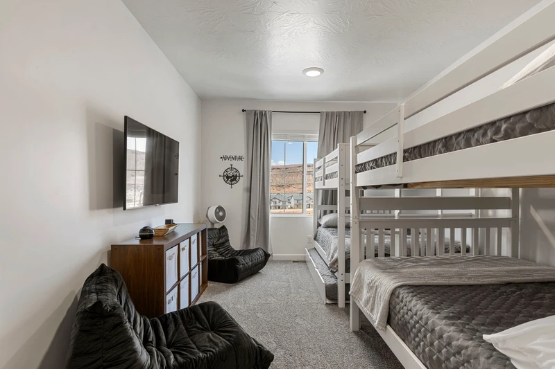 2 Double/Double Bunks + Double Trundle